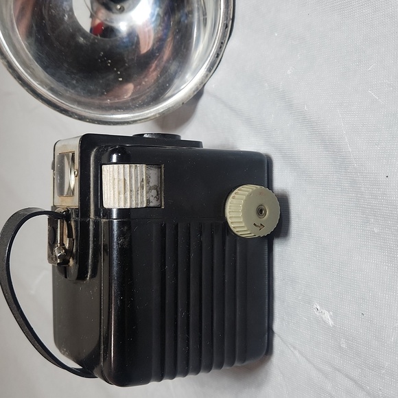 Kodak Brownie Hawkeye Camera - Picture 4 of 7